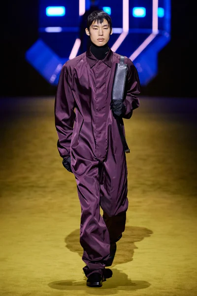 Look 17
